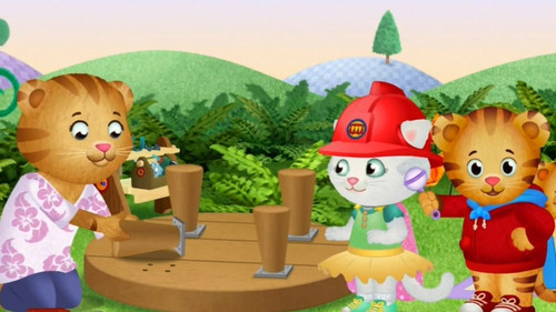 Daniel Tiger's Neighborhood Season 3 Episode 7 - Daniel Makes a Noise Maker