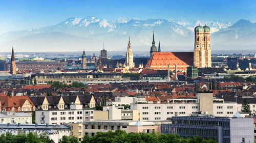 Bizarre Foods: Delicious Destinations Season 1 Episode 10 - Munich