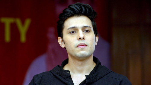 Rashi Ki Himmat Padhi Kamzor still