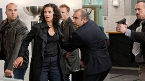 Human Target Season 2 Episode 1 - Ilsa Pucci