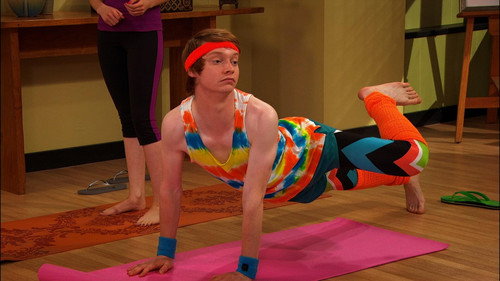 Austin & Ally Season 2 Episode 17 - Tracks & Troubles