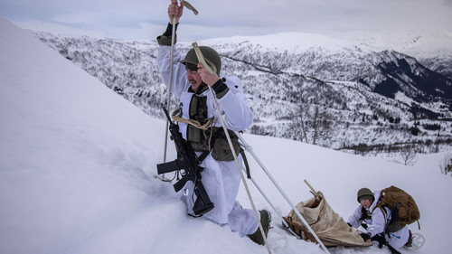 Kompani Lauritzen: Tropp Season 3 Episode 7 - Exercise icicle - part 2