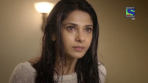 Beyhadh Season 1 Episode 19 - Maya Slits Her Wrist