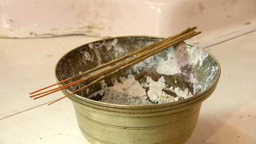 How Do They Do It? Season 12 Episode 9 - AGA Cookers, Incense Sticks, Jenever