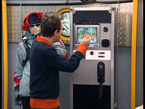 Episode 320 still