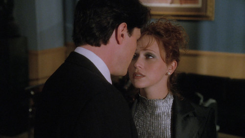 Charmed Season 1 Episode 8 - The Truth Is Out There... and It Hurts