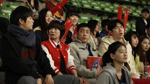 Reply 1997 Season 1 Episode 6 - Love Makes You Do Things You’ve Never Done
