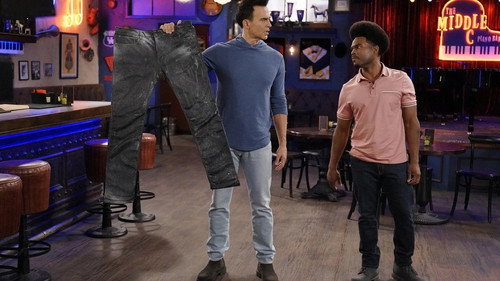 Call Me Kat Season 2 Episode 16 - Call Me What the Kat Dragged In