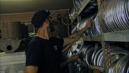 American Pickers Season 19 Episode 15 - Flea Market Junkie