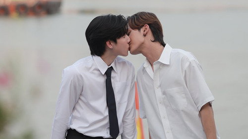 Knock Knock, Boys! Season 1 Episode 9 - Friendship to Fanship