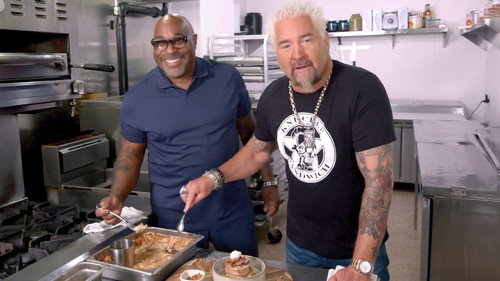 Diners, Drive-Ins and Dives Season 48 Episode 9 - Smokin' Southern Decadence