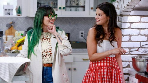 Selena + Chef: Home for the Holidays Season 1 Episode 3 - Selena + Claudette