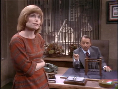 One Day at a Time Season 2 Episode 19 - The Traveling Salesperson