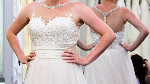 Say Yes to the Dress UK Season 3 Episode 6 - The Mums And Daughter Show