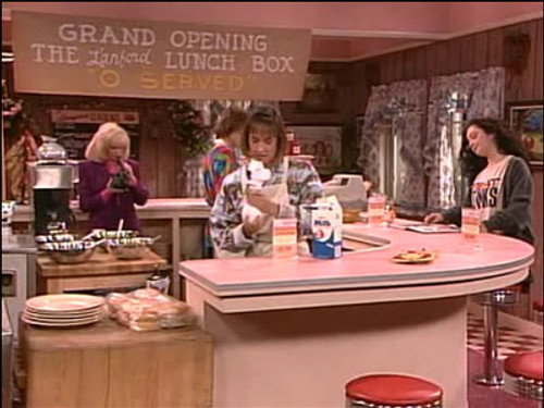 Roseanne Season 5 Episode 9 - Stand on Your Man