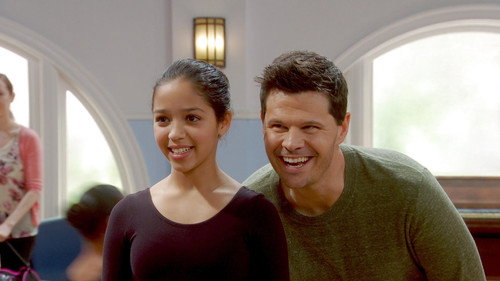 Sydney to the Max Season 1 Episode 20 - Dancin' the Vida Loca