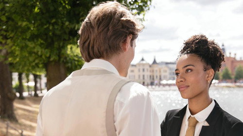 Episode 7 still
