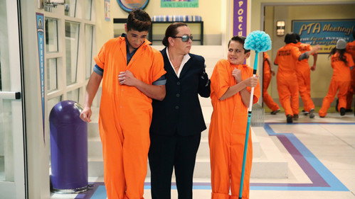 Liv and Maddie Season 2 Episode 11 - Detention-A-Rooney