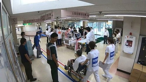 Document 72 Hours Season 9 Episode 20 - The Great Hospital Move