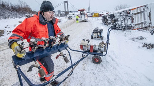 Ice Road Rescue Season 3 Episode 5 - Fishy Business