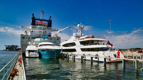 Mega Transports Season 1 Episode 1 - Superyachts