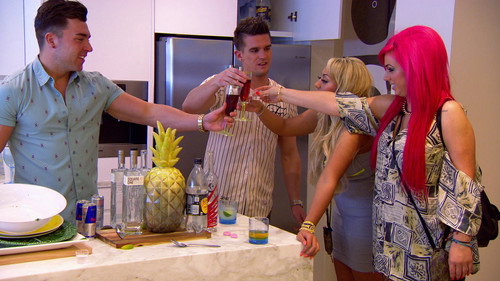 Geordie Shore Season 6 Episode 1 - The Gang Go Down Under