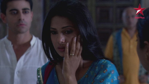 Guniyal slaps Kumud still