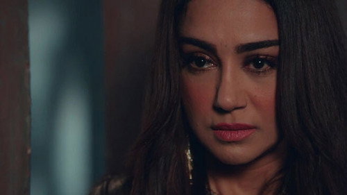 Mahek's Cruel Intentions still