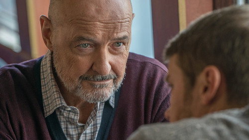 Patriot Season 1 Episode 5 - Un Monsieur Triste En Costume