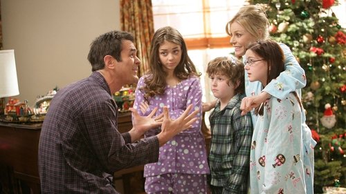 Modern Family Season 1 Episode 10 - Undeck the Halls