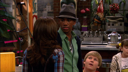 Sonny with a Chance Season 1 Episode 11 - Promises, Prom-Misses