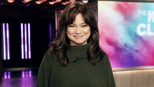 Valerie Bertinelli, Fortune Feimster, Henry Lloyd-Hughes still
