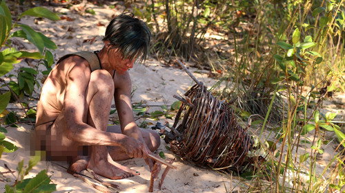 Naked and Afraid Season 9 Episode 10 - Pick Your Poison