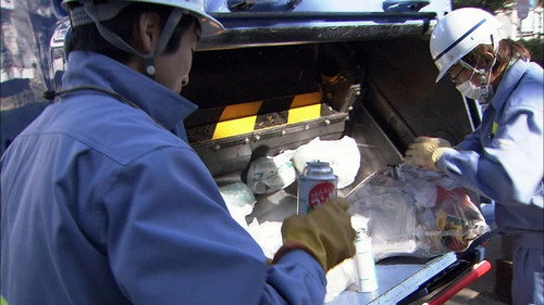 Document 72 Hours Season 2 Episode 5 - New Year's Eve: Operation Garbage Collection
