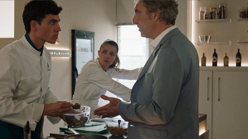 Episode 1049 still