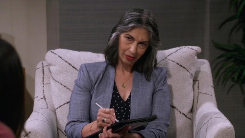 How I Met Your Father Season 2 Episode 6 - Universal Therapy