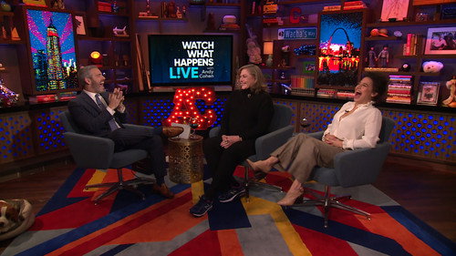 Ilana Glazer & Kathleen Turner still