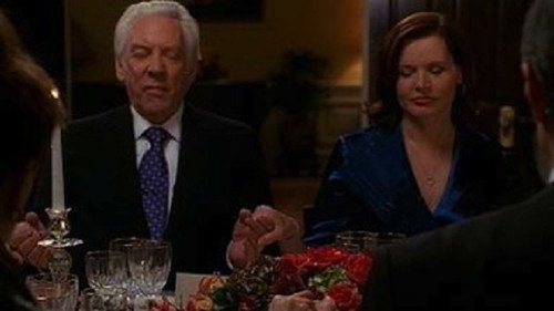 undefined Season 1 Episode 9 - The Mom Who Came to Dinner