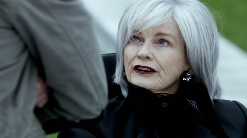 Fringe Season 4 Episode 19 - Letters of Transit