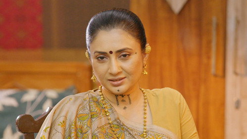 E1300. Kadambari's Hidden Move still
