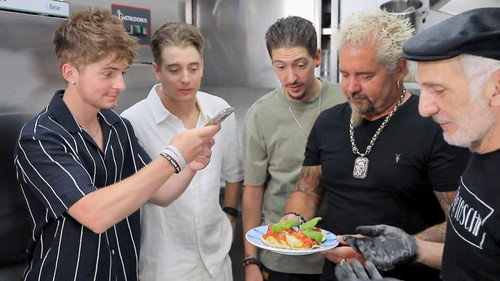 Diners, Drive-Ins and Dives Season 53 Episode 6 - Savoring Sicily