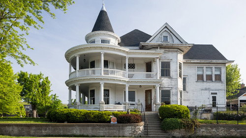In With the Old Season 2 Episode 7 - The Crown Jewel of Brookville