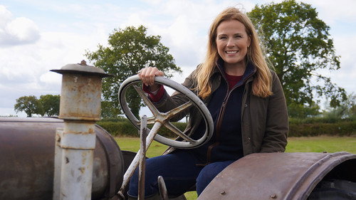 Bargain Hunt Season 73 Episode 16 - Down on the Farm