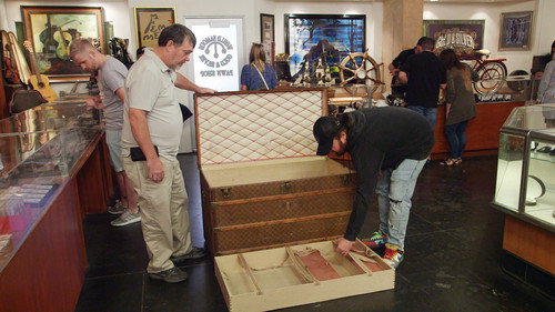 Pawn Stars Season 16 Episode 12 - Sign of the Times