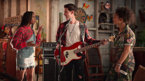 Julie and the Phantoms Season 1 Episode 3 - Flying Solo