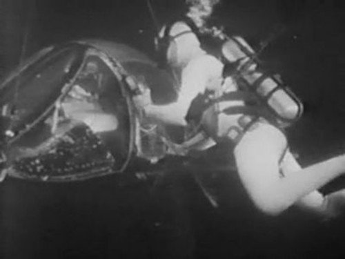 Sea Hunt Season 1 Episode 1 - Sixty Feet Below