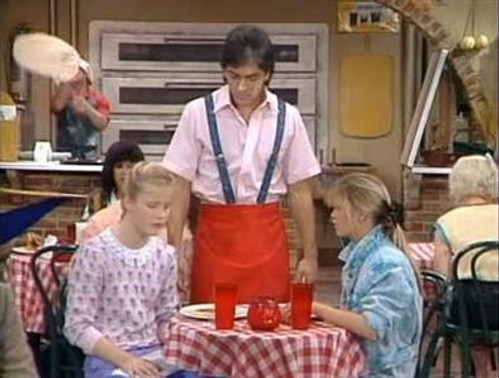 Charles in Charge Season 3 Episode 15 - Five Easy Pizzas