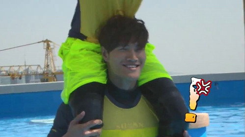 Running Man VS Law of The Jungle still