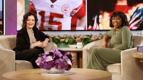 Sara Gilbert still