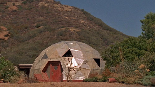 Roswell Season 1 Episode 6 - 285 South